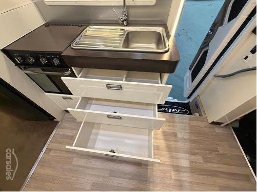 2017 Sunliner Navian