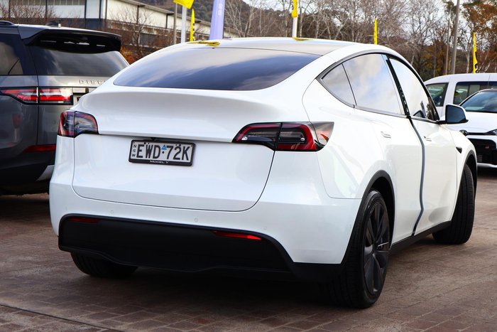 2022 Tesla Model Y Rear-Wheel Drive