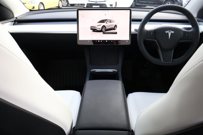 2022 Tesla Model Y Rear-Wheel Drive