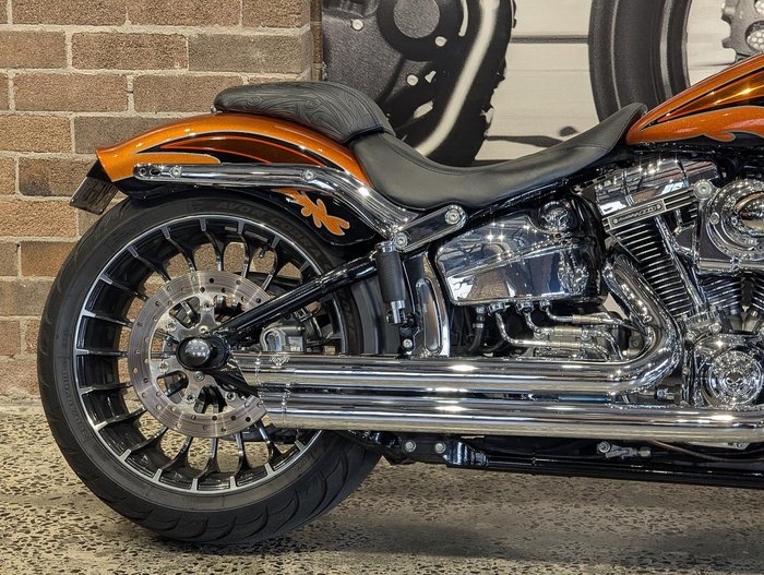 2014 Harley-Davidson CVO Breakout (FXSBSE) CVO Orange