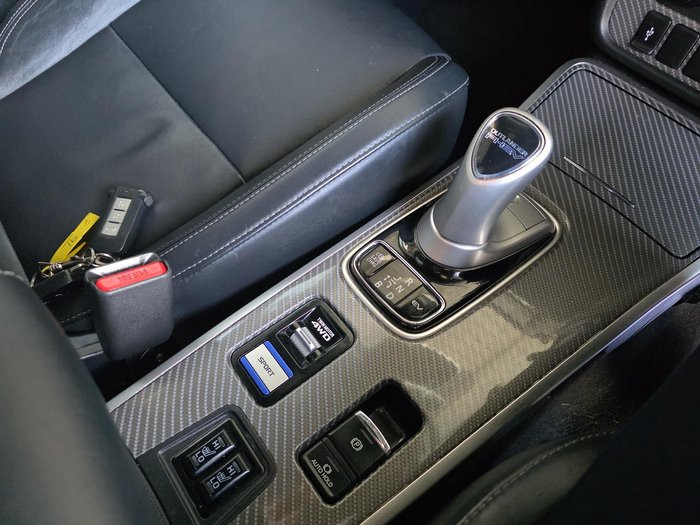 2019 Mitsubishi Outlander PHEV Exceed