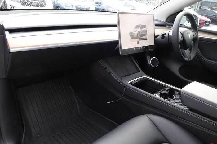 2022 Tesla Model Y Rear-Wheel Drive