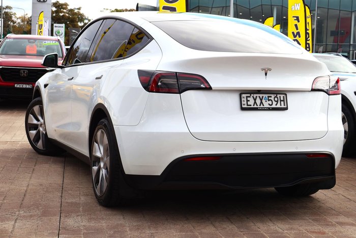 2022 Tesla Model Y Rear-Wheel Drive