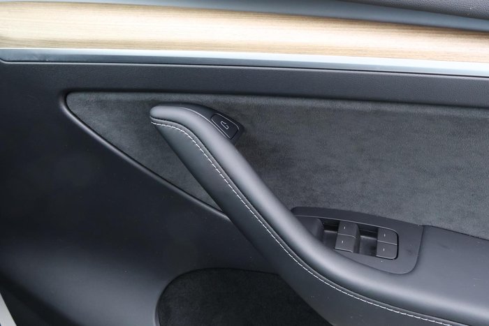 2022 Tesla Model Y Rear-Wheel Drive