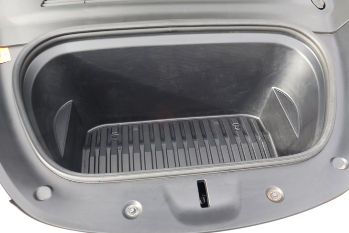 2022 Tesla Model Y Rear-Wheel Drive
