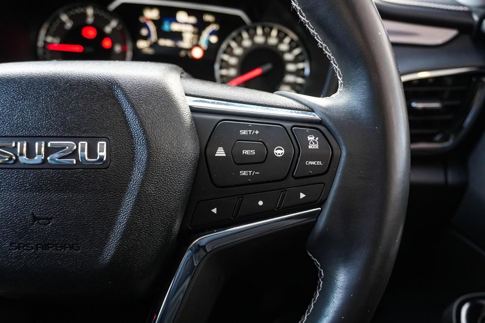 2022 Isuzu MU-X LS-T