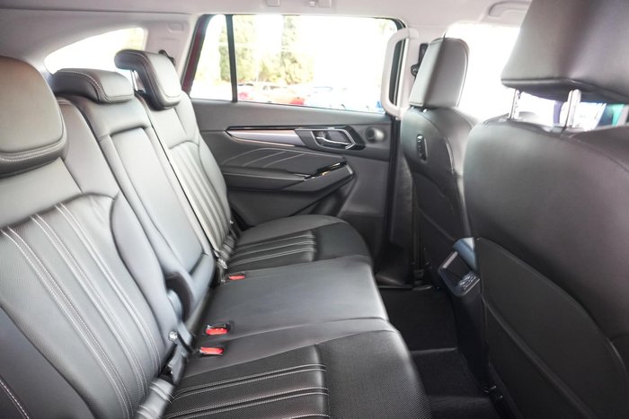 2022 Isuzu MU-X LS-T
