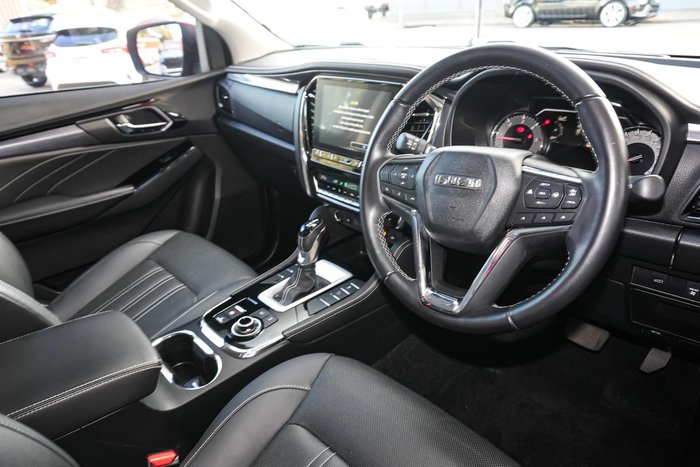 2022 Isuzu MU-X LS-T