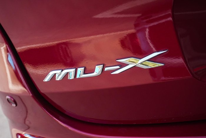2022 Isuzu MU-X LS-T