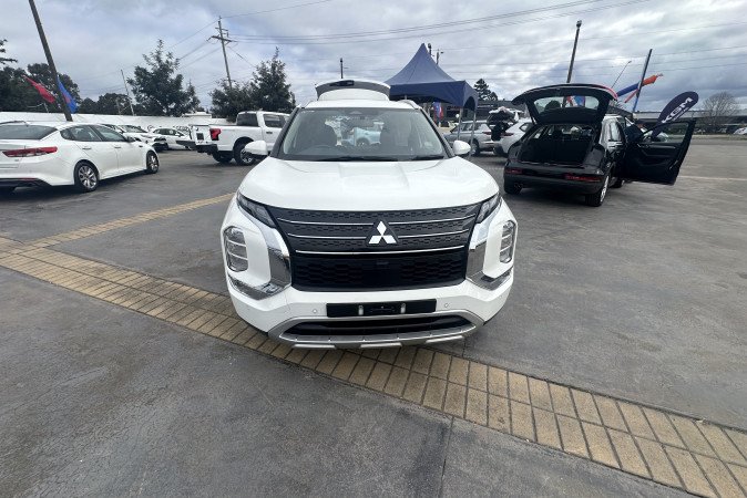 2024 MITSUBISHI OUTLANDER