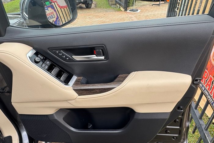 2023 Toyota Landcruiser Sahara