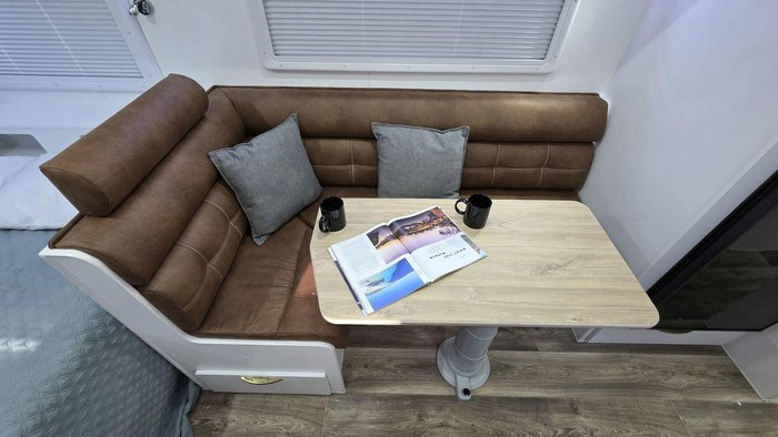 2026 Leader Caravans 1960_C_K1e10b Gold Le Chillax 196'
