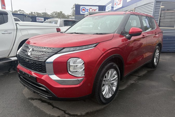 2024 MITSUBISHI OUTLANDER ES 7 SEAT (2WD)