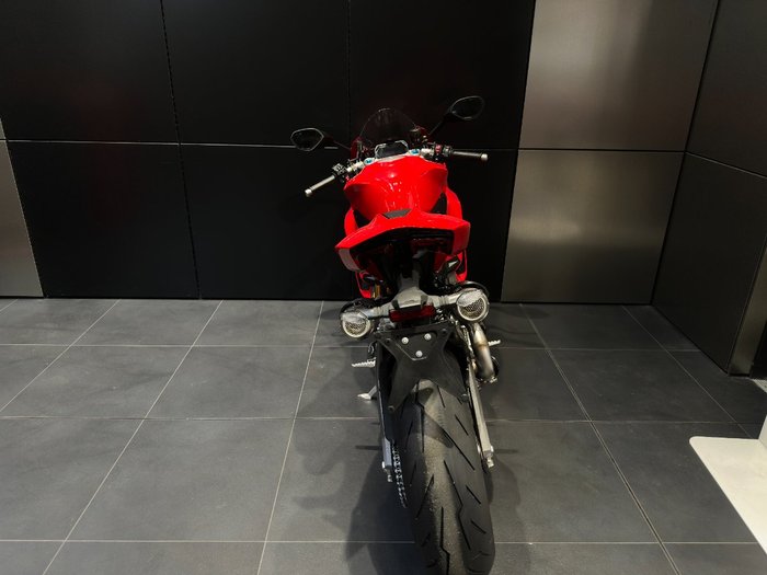 2026 Ducati PANIGALE V2 S RED
