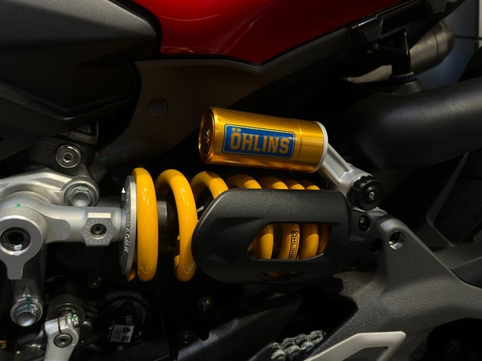 2026 Ducati PANIGALE V2 S RED