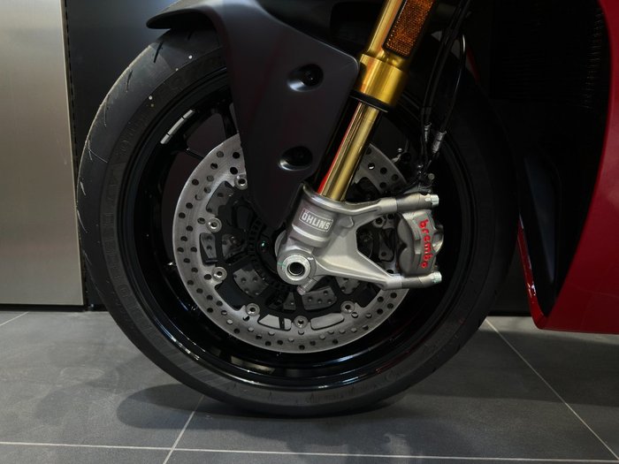 2026 Ducati PANIGALE V2 S RED