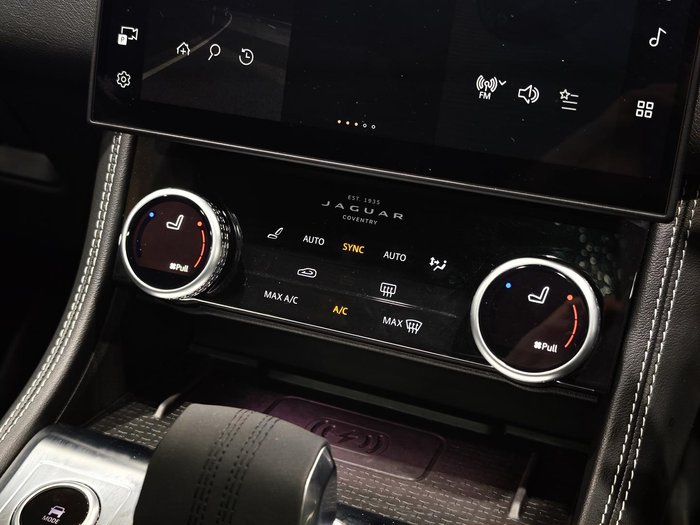 2024 Jaguar F-PACE P250 R-Dynamic SE