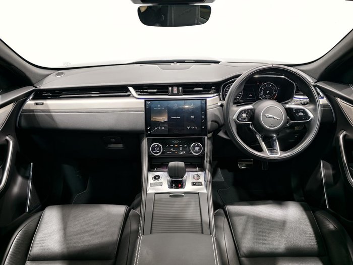 2024 Jaguar F-PACE P250 R-Dynamic SE