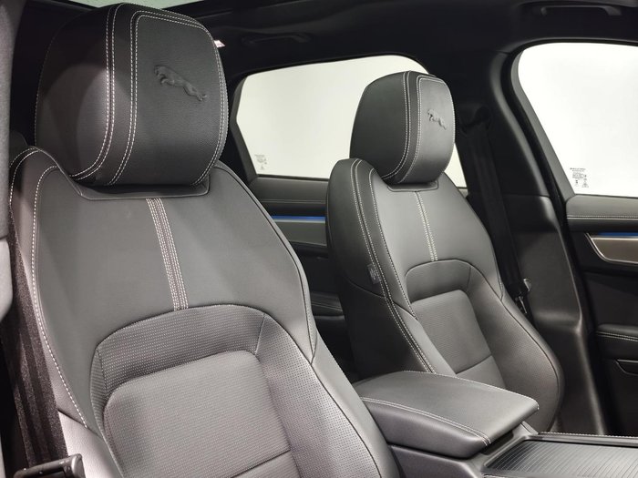 2024 Jaguar F-PACE P250 R-Dynamic SE