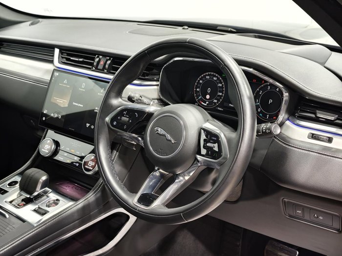 2024 Jaguar F-PACE P250 R-Dynamic SE