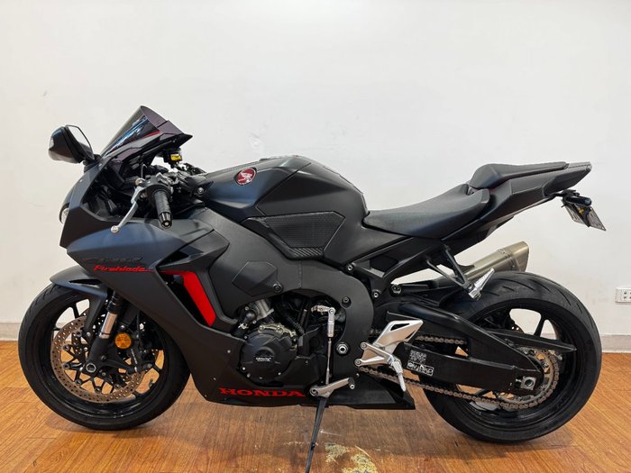 2017 Honda CBR1000RR (FIREBLADE) ABS Black