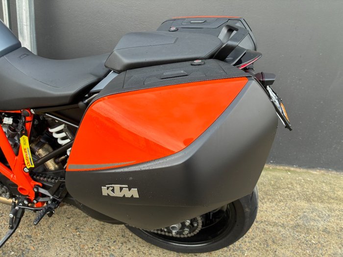 2022 Ktm 1290 SUPER DUKE GT ORANGE