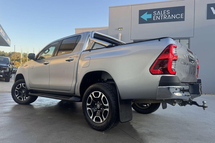 2022 Toyota Hilux SR5