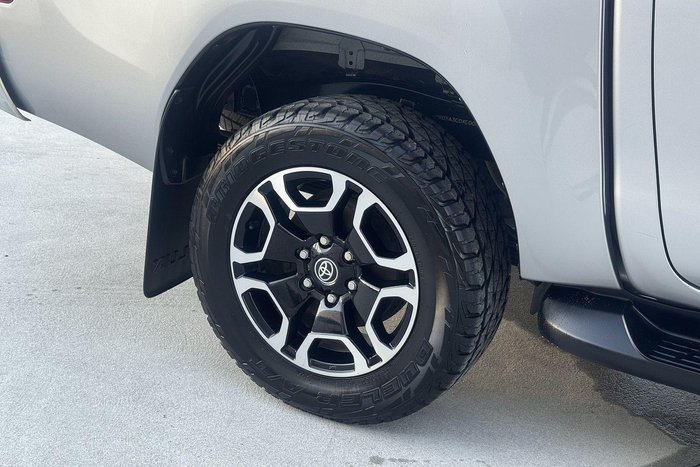 2022 Toyota Hilux SR5