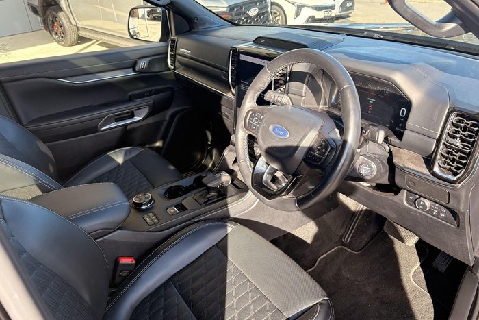 2025 Ford Everest Platinum