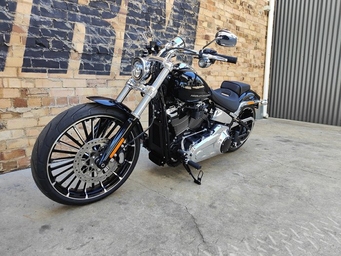 2025 HARLEY-DAVIDSON BREAKOUT 117 (FXBR) ROAD BLACK