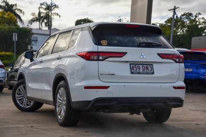 2021 Mitsubishi Outlander ES