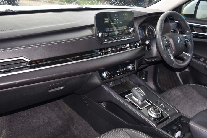 2021 Mitsubishi Outlander ES