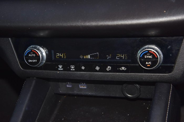 2021 Mitsubishi Outlander ES