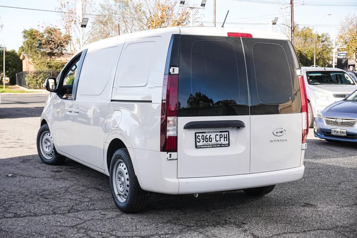2022 Hyundai STARIA LOAD