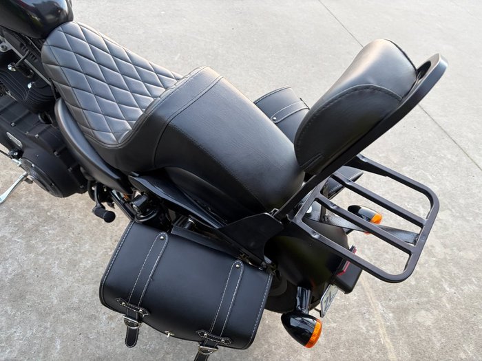 2011 HARLEY-DAVIDSON XL883 IRON 883