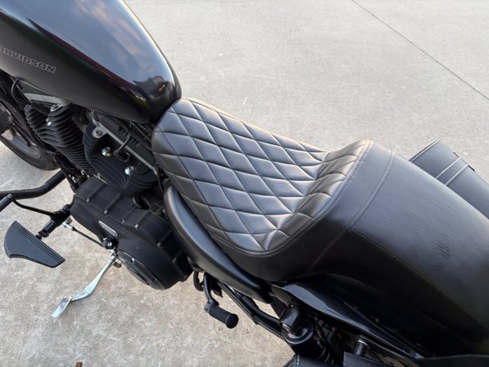 2011 HARLEY-DAVIDSON XL883 IRON 883