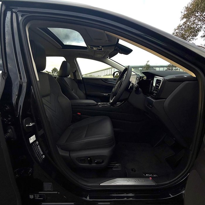 2026 Lexus NX 450h+ Luxury
