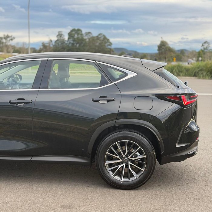 2026 Lexus NX 450h+ Luxury