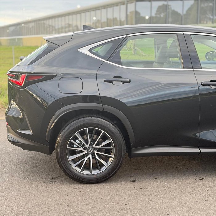 2026 Lexus NX 450h+ Luxury
