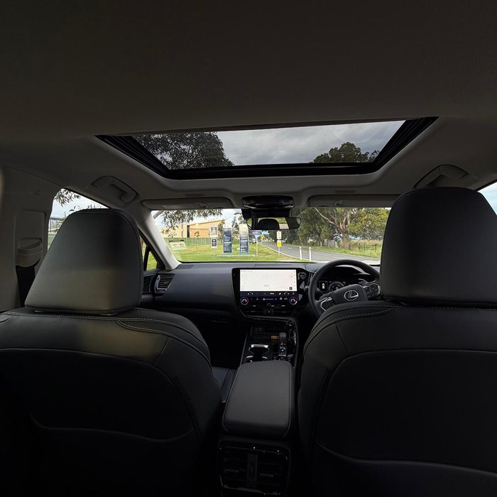 2026 Lexus NX 450h+ Luxury