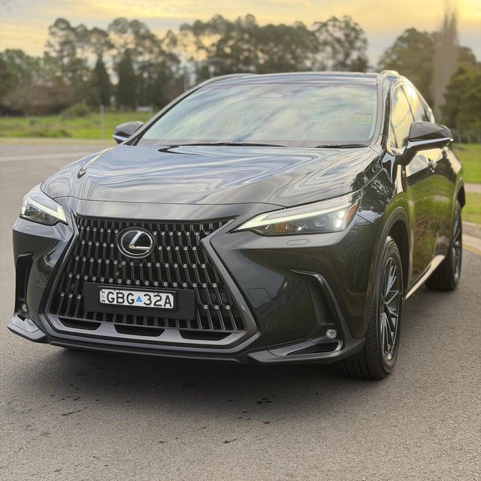 2026 Lexus NX 450h+ Luxury