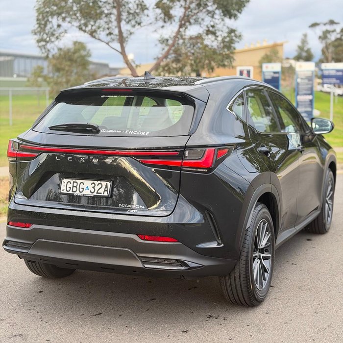 2026 Lexus NX 450h+ Luxury