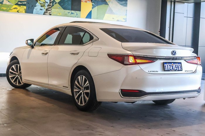 2020 Lexus ES 300h Luxury