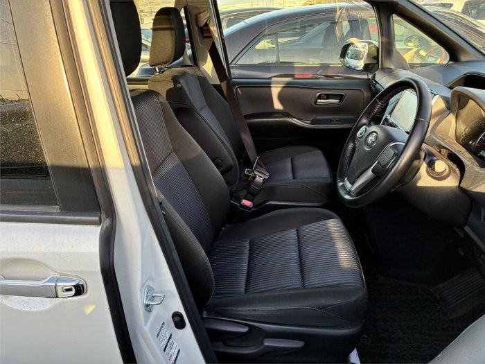 2015 Toyota Noah