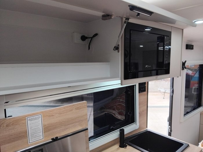 2026 La Vista Matador Full Offroad And Off Grid 19.6Ft