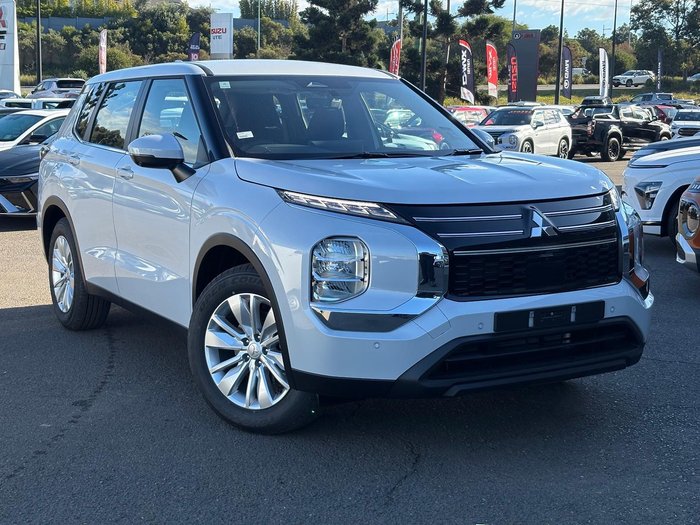 2026 Mitsubishi Outlander ES