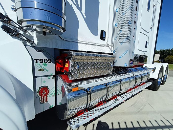 2026 Kenworth T909