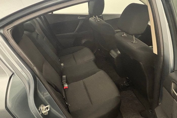 2011 Mazda 3 Neo