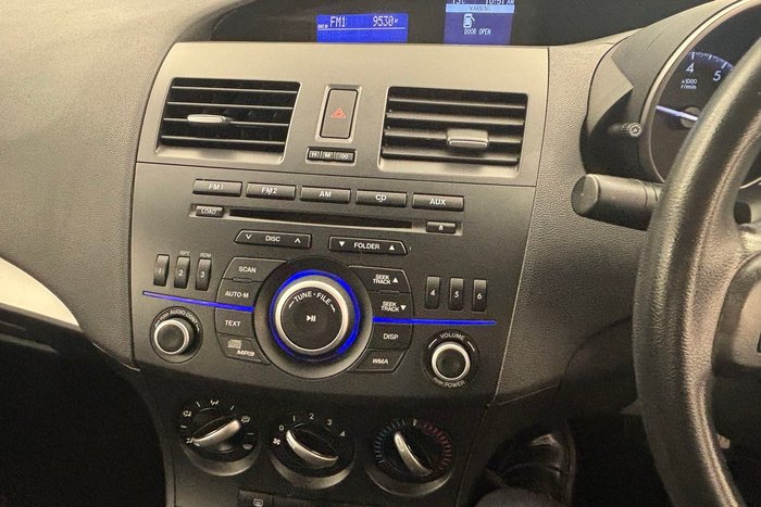 2011 Mazda 3 Neo