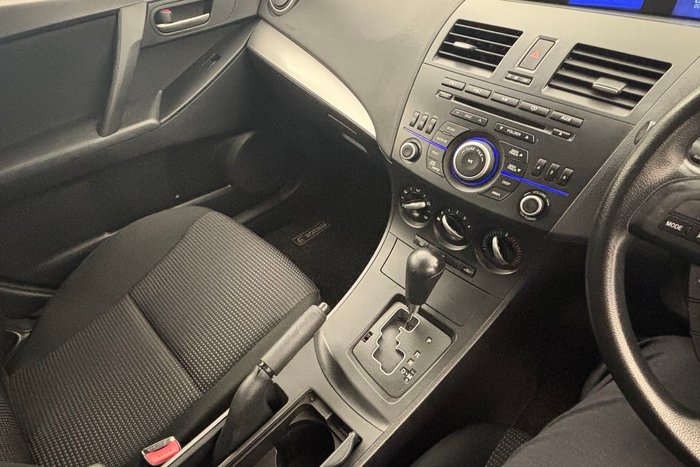 2011 Mazda 3 Neo